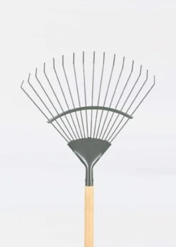K & S Stainless Steel Long Handled Lawn/Leaf Rake