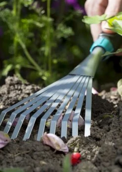 Gardena Comfort Hand Rake -Outdoor Garden Care Shop search 1173