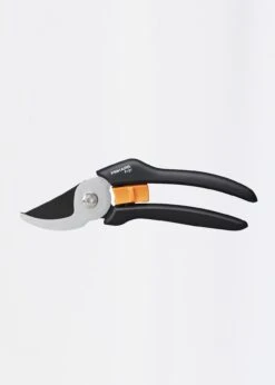 Fiskars Solid Pruner Bypass P121