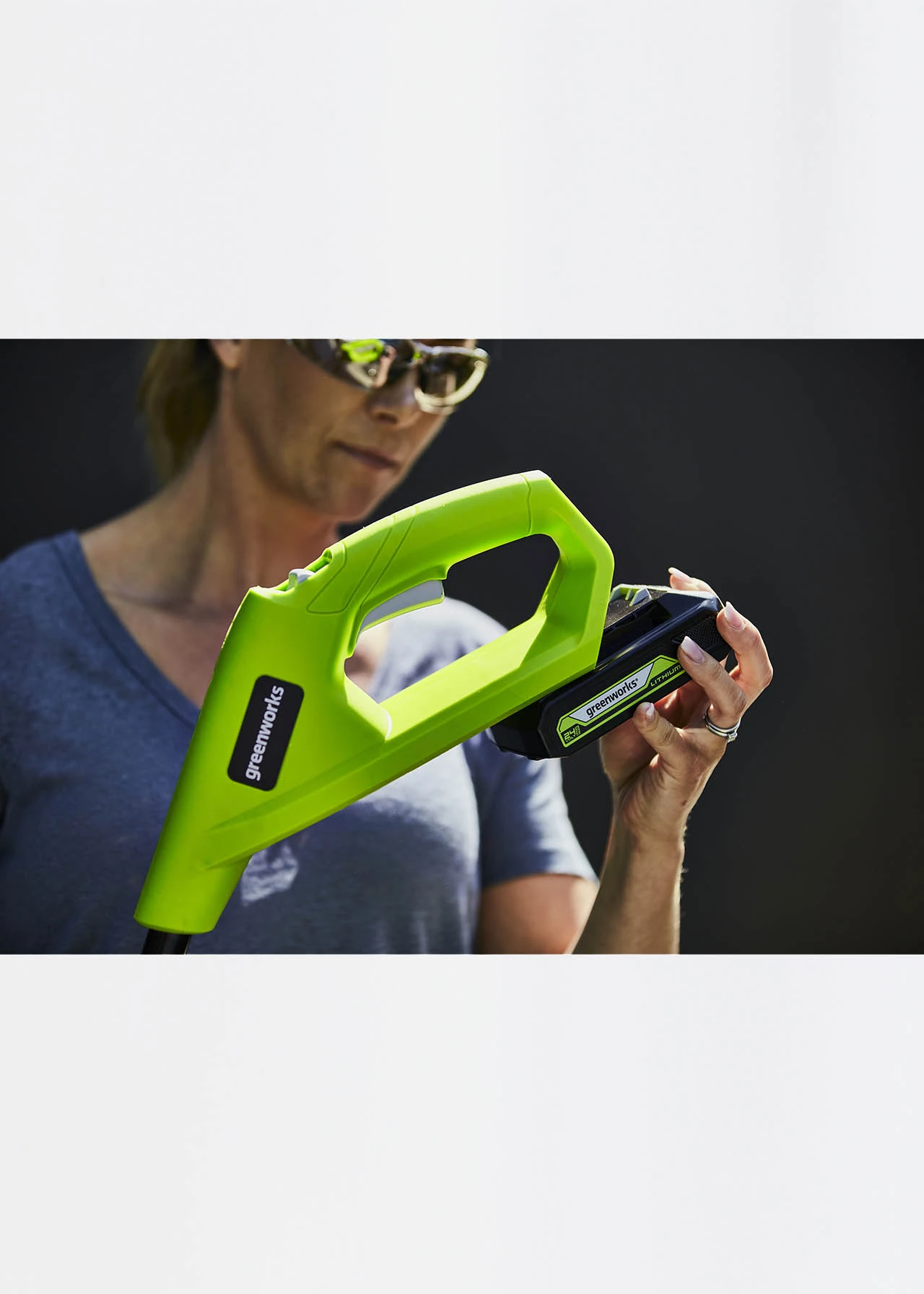 Greenworks 24V 2Ah Lithium-ion Battery 2 Greenworks 24V 2Ah Lithium-ion Battery - Image 2