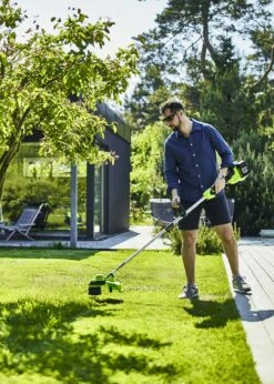 Greenworks 48V 33cm (13") Cordless Brushless Linetrimmer Wit 7 Greenworks 48V 33cm (13") Cordless Brushless Linetrimmer Wit -Outdoor Garden Care Shop search 1748