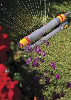 Hozelock Rectangular Sprinkler 200m2 Max -Outdoor Garden Care Shop search 470