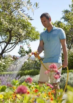 Ultra Twist 2in1 Spray & Sprinkler Hozelock 6 Ultra Twist 2in1 Spray & Sprinkler Hozelock -Outdoor Garden Care Shop search 670