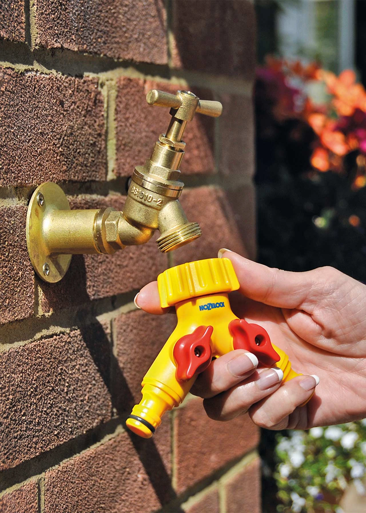 Hozelock Dual Tap Connector 2 Hozelock Dual Tap Connector - Image 2